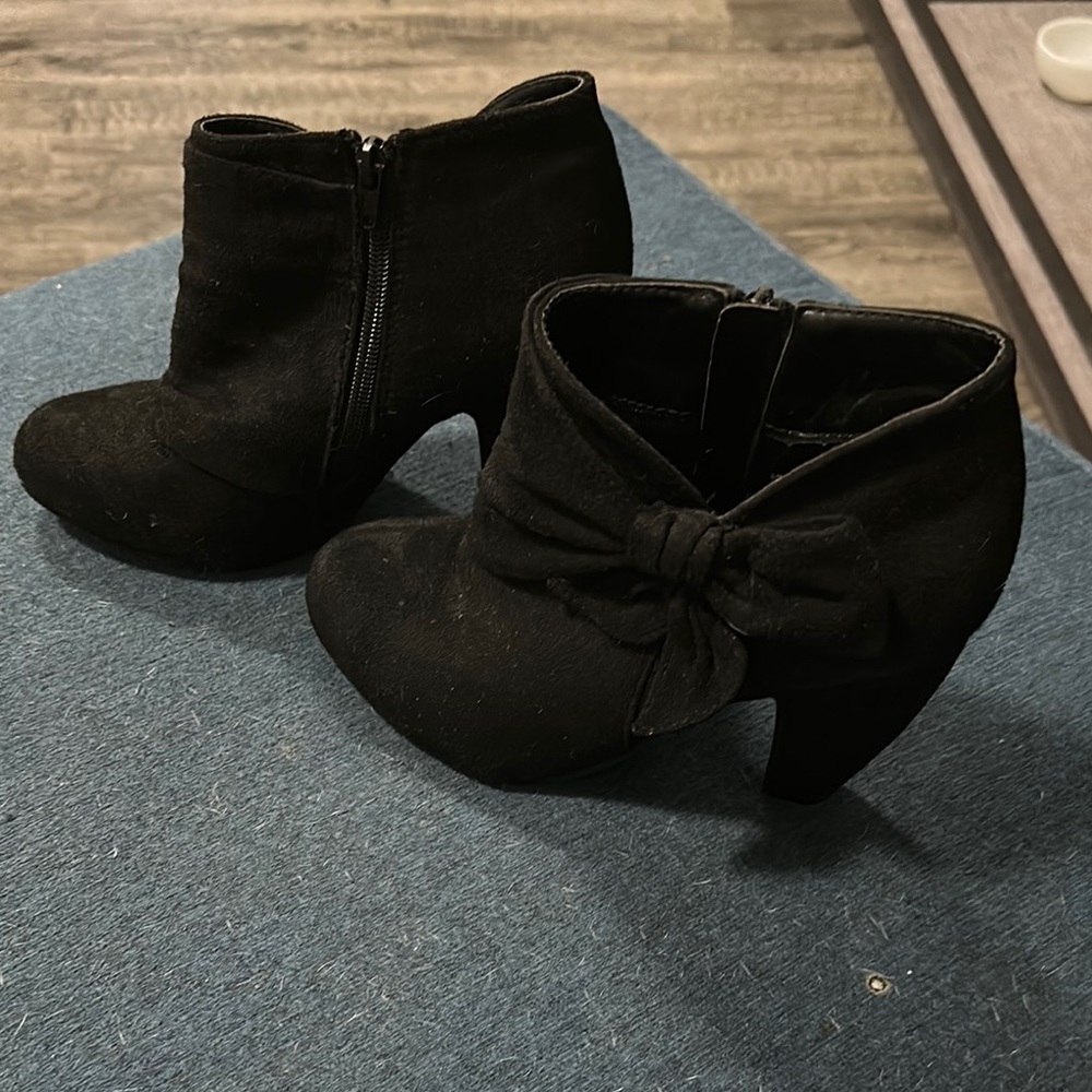 Rue21 faux-suede ankle booties